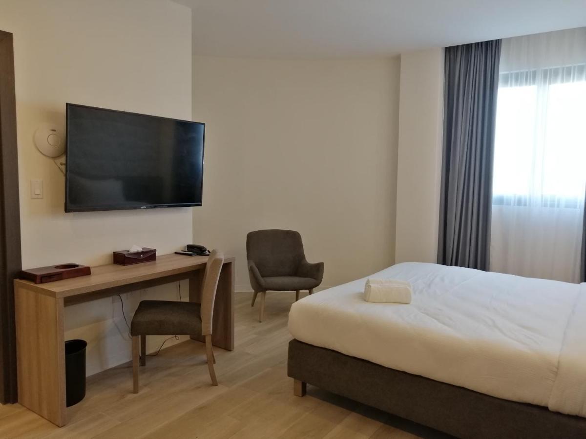 Adonis Cupecoy Hotel Симпсън Бей Екстериор снимка